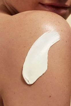 Crème solaire jeunesse très haute protection SPF 50+