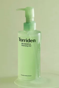 Gel nettoyant équilibrant à l’extrait de centella asiatica