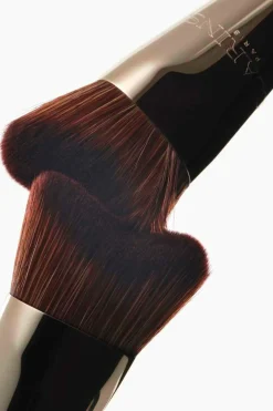 Pinceau fond de teint inspiré du Gua Sha